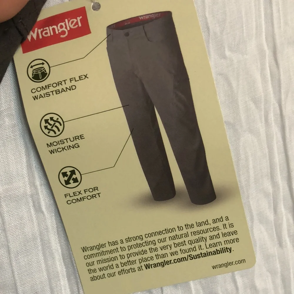 WRANGLER men Sz 40 X 30 gray cargo khaki straight leg pants elastic wais…